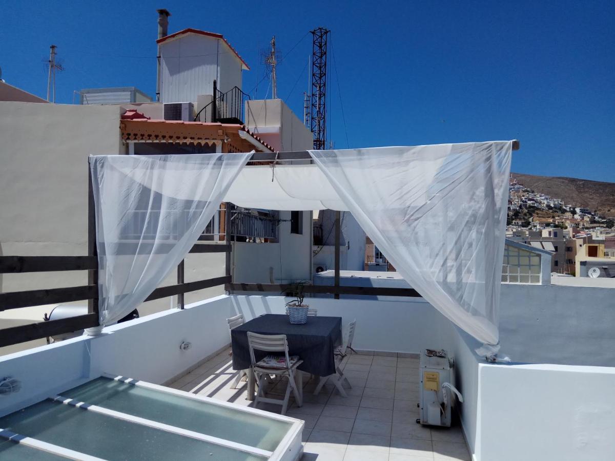 Simple And Special Appartement Ermoupoli Buitenkant foto