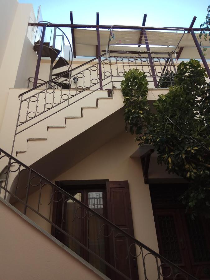 Simple And Special Appartement Ermoupoli Buitenkant foto
