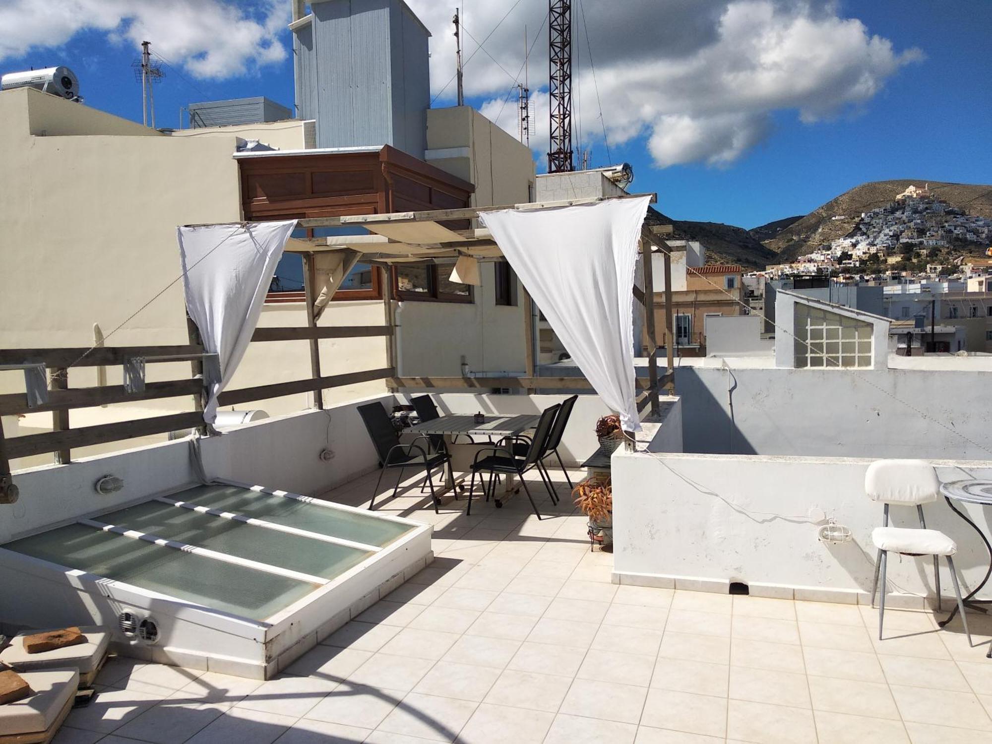 Simple And Special Appartement Ermoupoli Buitenkant foto